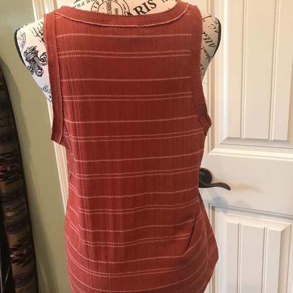 Shirt - Picture 4 of 4